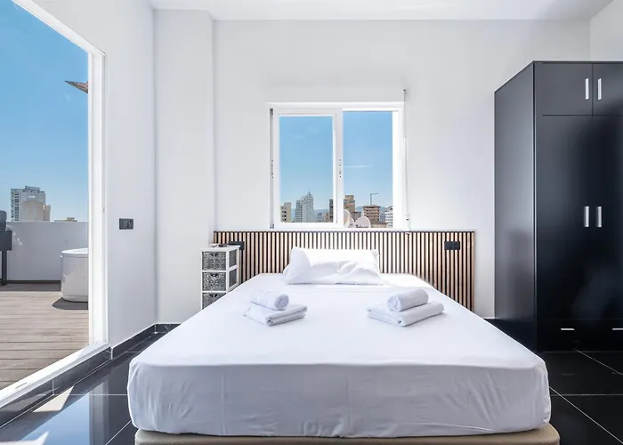 Penthouse Cervantes Sea View Levante